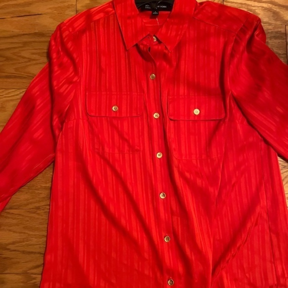 Jones New York red top, NWT, size 6